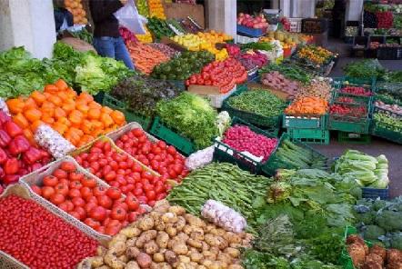 étals de fruits et légumes 